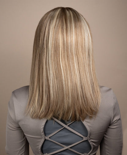 Human hair bob wig – personalized colour and sleek short cut