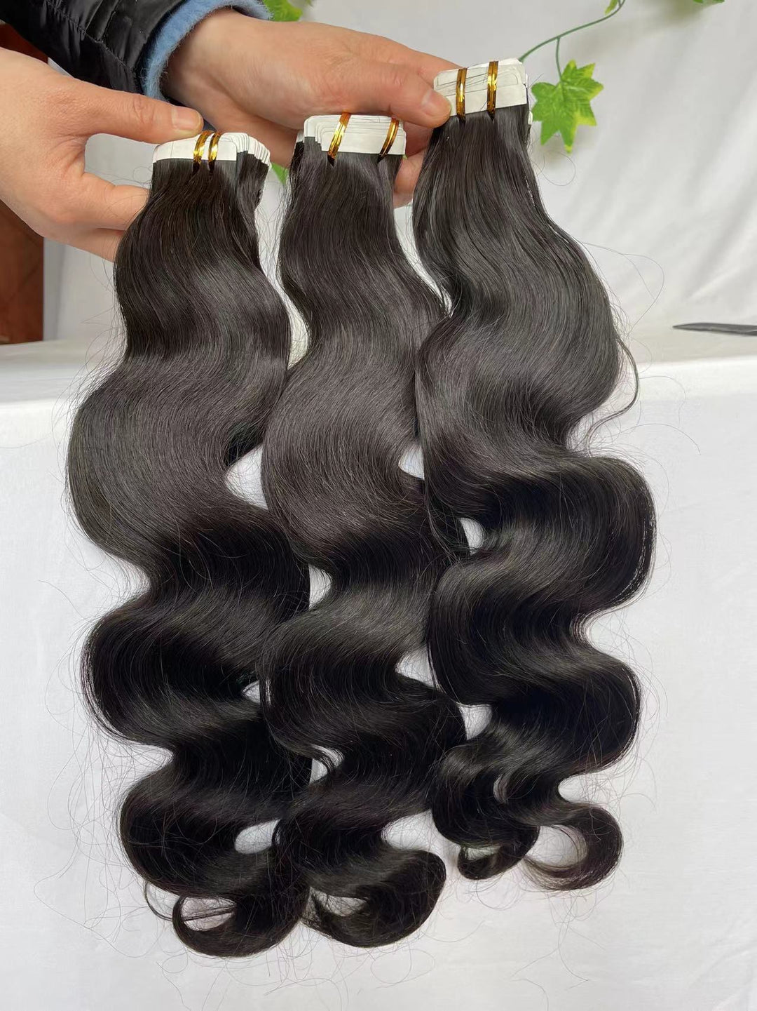 Seamless tape-in hair extensions – lightweight and invisible