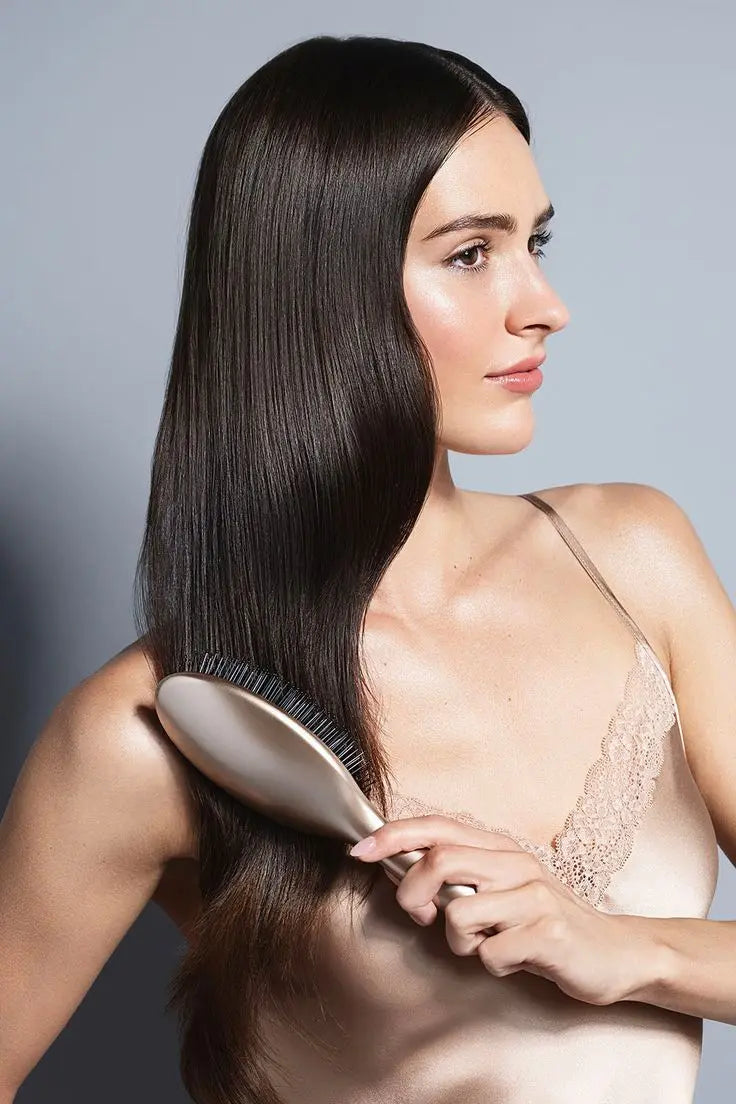 Detangler brush for hair extensions – gentle tangle-free styling