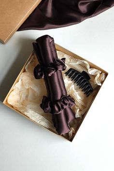 Premium heatless curl set – luxury silk curling band with scrunchies